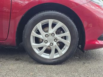 Toyota Auris 1.8 VVT-h Business Edition CVT Euro 6 (s/s) 5dr (Safety Sense)