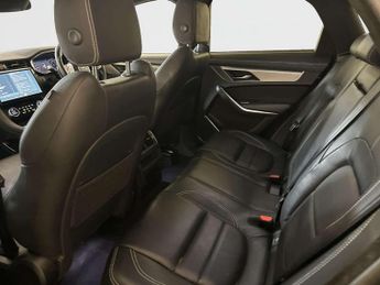 Jaguar F-PACE 2.0 P400e 17.1kWh R-Dynamic SE SUV 5dr Petrol Plug-in Hybrid Aut
