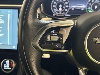 Jaguar F-PACE 2.0 P400e 17.1kWh R-Dynamic SE SUV 5dr Petrol Plug-in Hybrid Aut