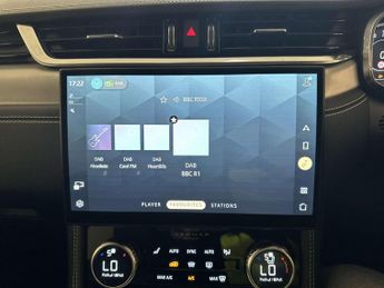 Jaguar F-PACE 2.0 P400e 17.1kWh R-Dynamic SE SUV 5dr Petrol Plug-in Hybrid Aut