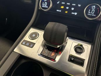 Jaguar F-PACE 2.0 P400e 17.1kWh R-Dynamic SE SUV 5dr Petrol Plug-in Hybrid Aut