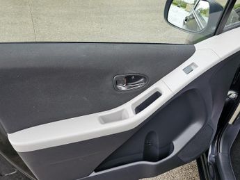 Toyota Yaris 1.4 D-4D T Spirit Euro 5 5dr