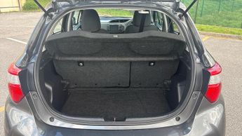 Toyota Yaris 1.5 VVT-h Icon Tech E-CVT Euro 6 (s/s) 5dr