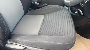 Toyota Yaris 1.5 VVT-h Icon Tech E-CVT Euro 6 (s/s) 5dr