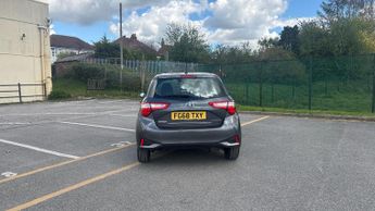 Toyota Yaris 1.5 VVT-h Icon Tech E-CVT Euro 6 (s/s) 5dr