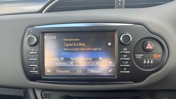 Toyota Yaris 1.5 VVT-h Icon Tech E-CVT Euro 6 (s/s) 5dr