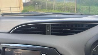 Toyota Yaris 1.5 VVT-h Icon Tech E-CVT Euro 6 (s/s) 5dr