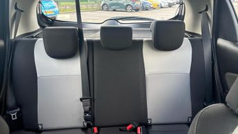 Toyota Yaris 1.5 VVT-h Icon Tech E-CVT Euro 6 (s/s) 5dr