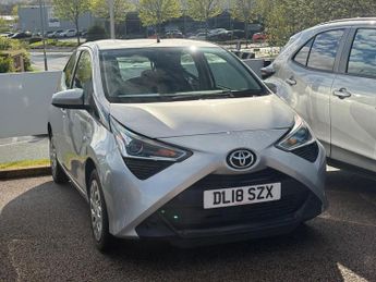 Toyota AYGO 1.0 VVT-i x-play Hatchback 5dr Petrol Manual Euro 6 (71 ps)