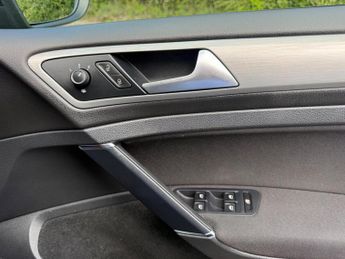 Volkswagen Golf 1.4 TSI BlueMotion Tech SE DSG Euro 5 (s/s) 5dr