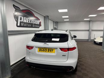 Jaguar F-PACE 2.0 D180 Chequered Flag Auto AWD Euro 6 (s/s) 5dr