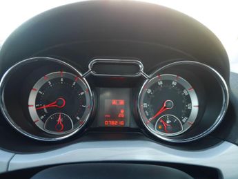 Vauxhall ADAM 1.4 16v GLAM Hatchback 3dr Petrol Manual Euro 5 (87 ps)
