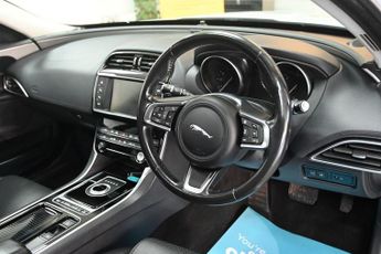 JAGUAR XE 2.0d Portfolio Saloon 4dr Diesel Auto Euro 6 (s/s) (180 ps) +FRE