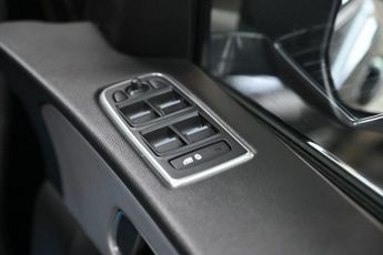 JAGUAR F-PACE 2.0 D180 R-Sport SUV 5dr Diesel Auto Euro 6 (s/s) (180 ps)