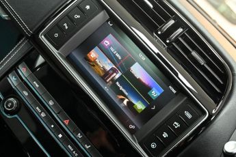 JAGUAR F-PACE 2.0 D180 R-Sport SUV 5dr Diesel Auto Euro 6 (s/s) (180 ps)