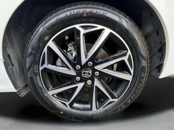 TOYOTA YARIS 1.5 VVT-h Design Hatchback 5dr Petrol Hybrid E-CVT Euro 6
