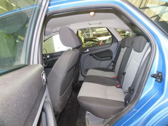 Ford Focus 1.6 Zetec 5dr