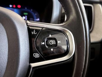 Volvo XC60 2.0h T8 Recharge 11.6kWh Inscription Pro SUV 5dr Petrol Plug-in 