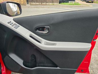 Toyota Yaris 1.33 Dual VVT-i TR MultiMode Euro 4 (s/s) 5dr