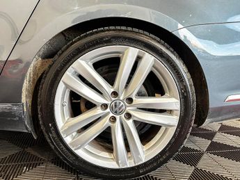 Volkswagen Passat 2.0 TDI BlueMotion Tech Sport Euro 5 (s/s) 5dr