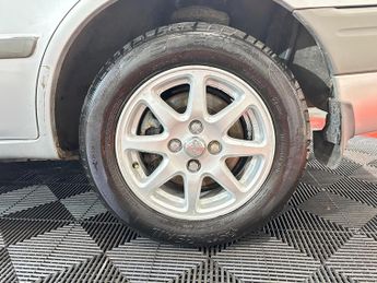 Toyota Corolla 1.6 GLS 5dr