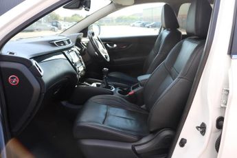 Nissan Qashqai 1.5 dCi Tekna 2WD Euro 5 (s/s) 5dr