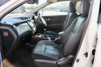 Nissan Qashqai 1.5 dCi Tekna 2WD Euro 5 (s/s) 5dr