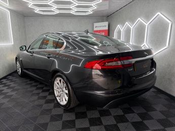 Jaguar XF 2.2d Premium Luxury Auto Euro 5 (s/s) 4dr