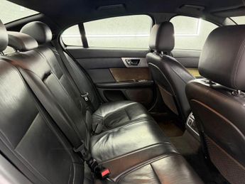 Jaguar XF 2.2d Premium Luxury Auto Euro 5 (s/s) 4dr