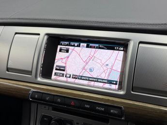 Jaguar XF 2.2d Premium Luxury Auto Euro 5 (s/s) 4dr