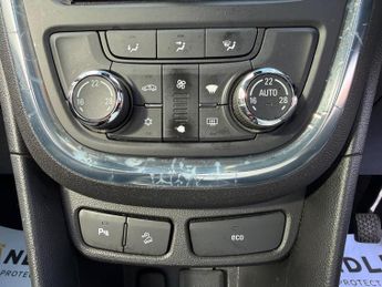 Vauxhall Mokka 1.6 Exclusiv 2WD Euro 5 (s/s) 5dr
