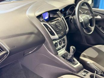 Ford Focus 1.6 Zetec Euro 5 5dr