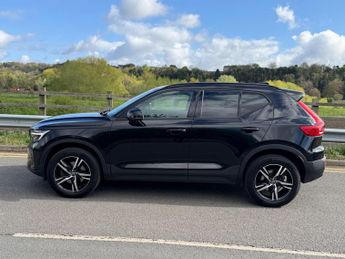 Volvo XC40 2.0 B3 MHEV Plus Dark DCT Auto Euro 6 (s/s) 5dr