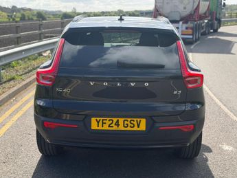 Volvo XC40 2.0 B3 MHEV Plus Dark DCT Auto Euro 6 (s/s) 5dr