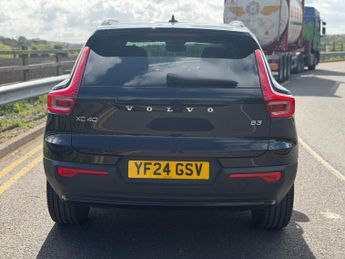 Volvo XC40 2.0 B3 MHEV Plus Dark DCT Auto Euro 6 (s/s) 5dr