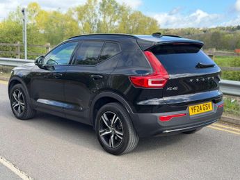 Volvo XC40 2.0 B3 MHEV Plus Dark DCT Auto Euro 6 (s/s) 5dr