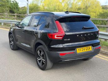 Volvo XC40 2.0 B3 MHEV Plus Dark DCT Auto Euro 6 (s/s) 5dr