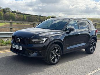 Volvo XC40 2.0 B3 MHEV Plus Dark DCT Auto Euro 6 (s/s) 5dr