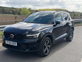 Volvo XC40 2.0 B3 MHEV Plus Dark DCT Auto Euro 6 (s/s) 5dr