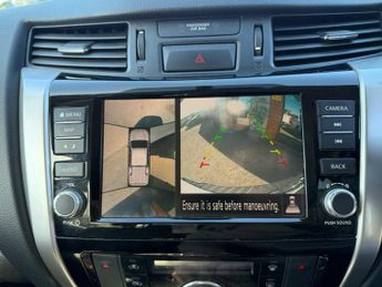 Nissan Navara 2.3 dCi Tekna Auto 4WD Euro 6 4dr