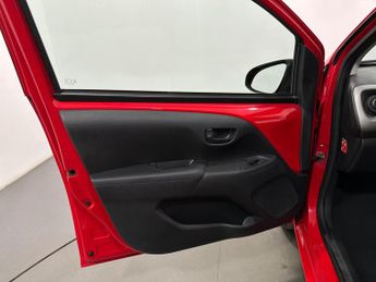 Toyota AYGO 1.0 VVT-i x-play Euro 5 5dr Euro 5