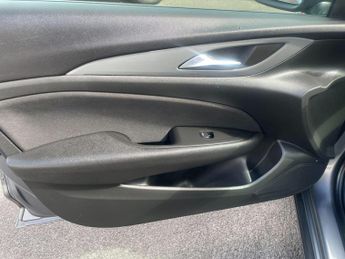 Vauxhall Insignia 1.6 Turbo D BlueInjection Design Grand Sport 5dr Diesel Automati