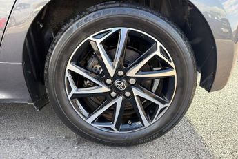 Toyota Yaris 1.5 VVT-h Design Hatchback 5dr Petrol Hybrid E-CVT Euro 6 (s/s) 