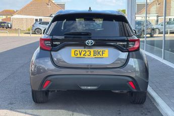 Toyota Yaris 1.5 VVT-h Design Hatchback 5dr Petrol Hybrid E-CVT Euro 6 (s/s) 
