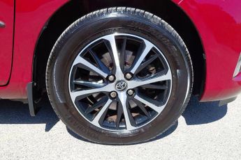 Toyota Yaris 1.5 VVT-h Icon Tech E-CVT Euro 6 (s/s) 5dr