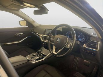 BMW 3 Series 2.0 330e 12kWh SE Pro Touring 5dr Petrol Plug-in Hybrid Auto Eur