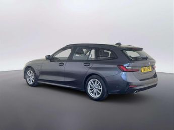 BMW 3 Series 2.0 330e 12kWh SE Pro Touring 5dr Petrol Plug-in Hybrid Auto Eur