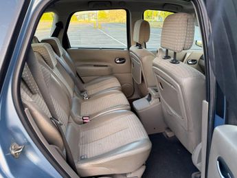 Renault Grand Scenic 2.0 VVT Privilege MPV 5dr Petrol Automatic (205 g/km, 136 bhp)