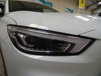 MG MG ZS 51.1kWh Trophy Connect Auto 5dr