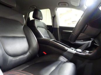 MG MG ZS 51.1kWh Trophy Connect Auto 5dr